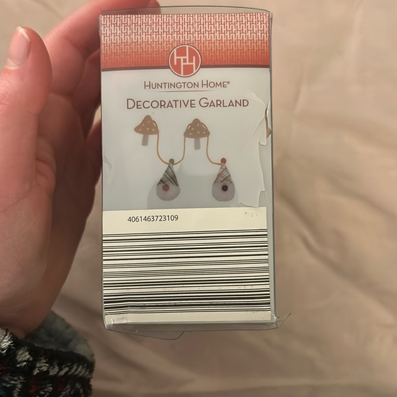 Huntington Home Cute Decorative 6.13 Ft. Garland - Great Mantel Decor - Picture 7 of 8